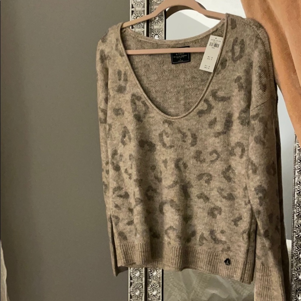 COPY - Abercrombie Sweater